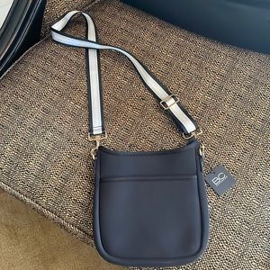 Neoprene black zipper handbag